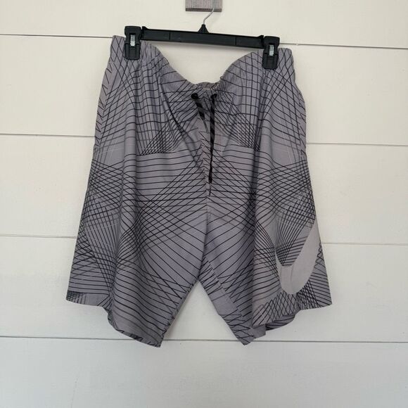 Nike Men’s Medium Gray Patterned Athletic Shorts - Picture 1 of 4